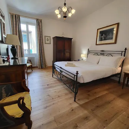 Cozy Flat With A View From Palazzo Medici Soderini דירה