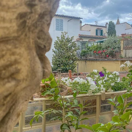 Cozy Flat With A View From Palazzo Medici Soderini Florence